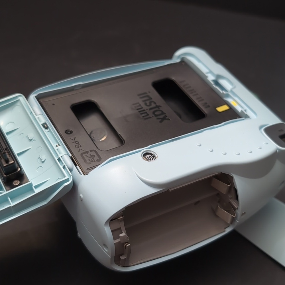 Fuji Film Instax Mini 9 Blue Instant Film Camera. - Picture 12 of 15